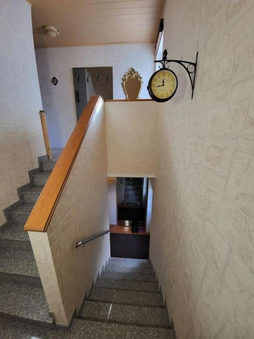 Appartement Schoene Mit Eigenem Eingang Und Parkplatz